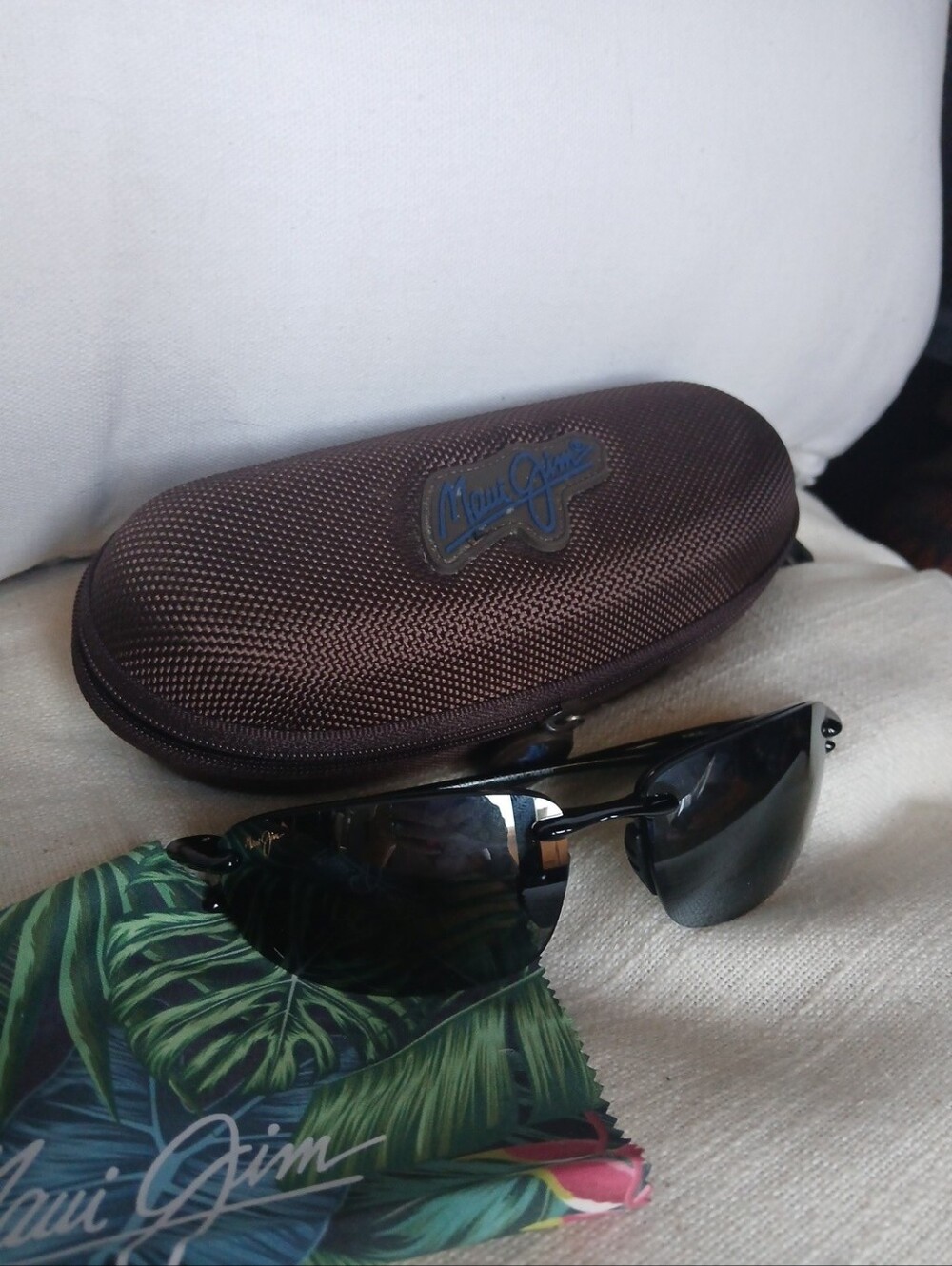 Maui Jim Ho'Okipa Wrap Sunglasses w Case & Cloth